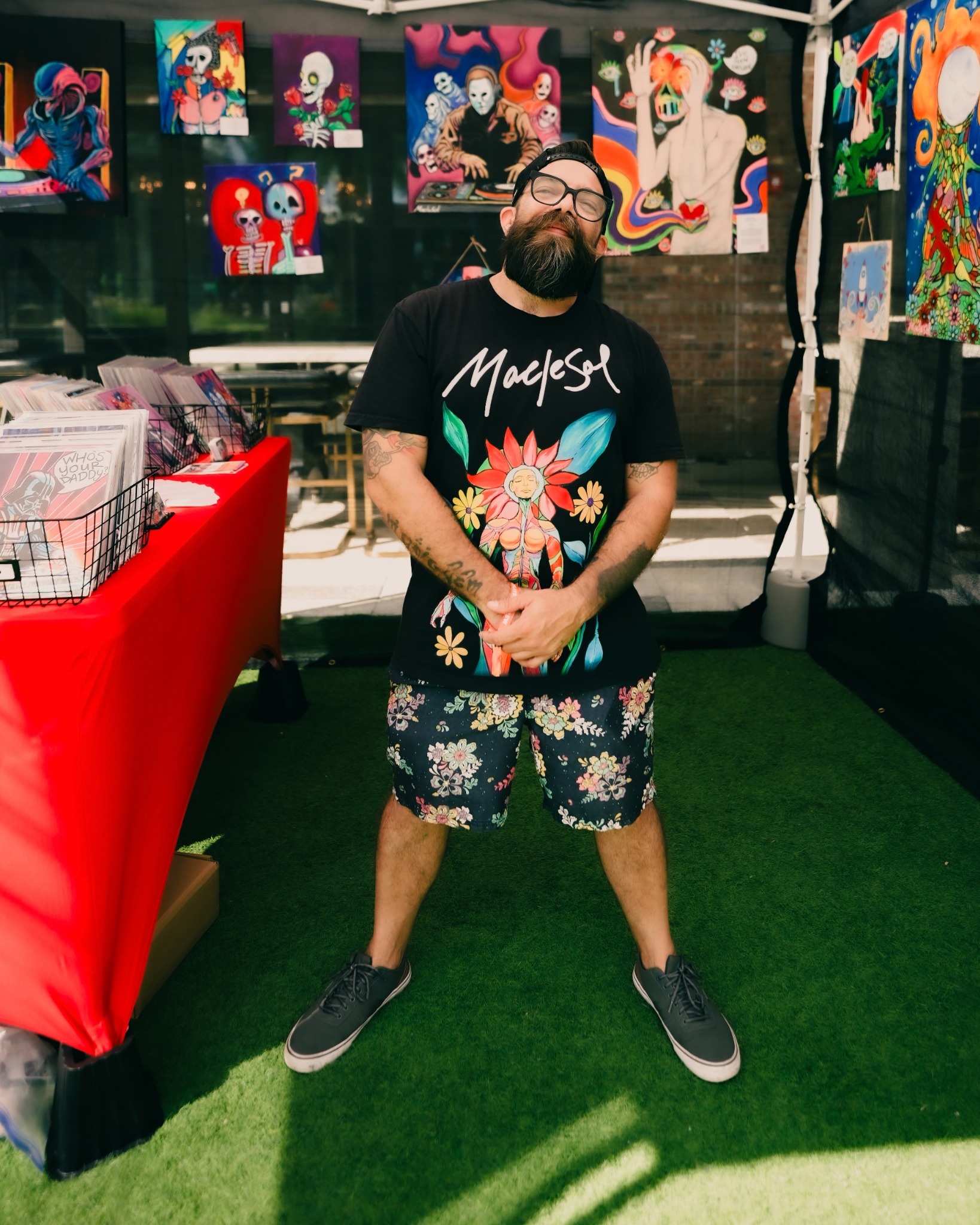 Local artist displaying original work in the Daylite vendor marketplace